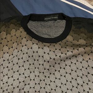 Jonathan Sanders Men's Black and Gray Crewneck Sweater
